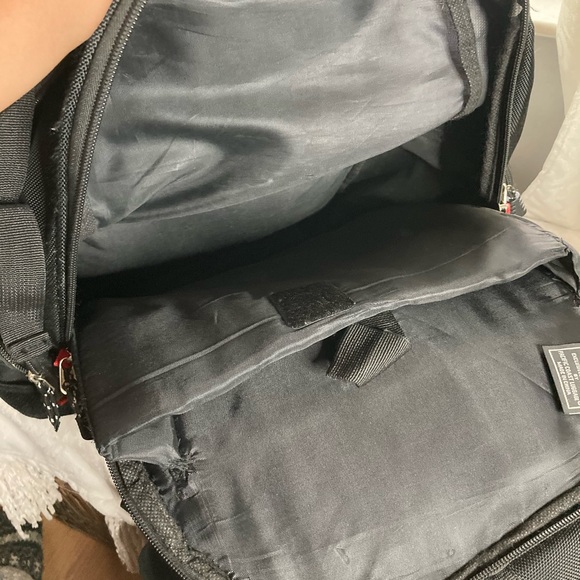 GH Bass & Company laptop backpack in black - Picture 4 of 6